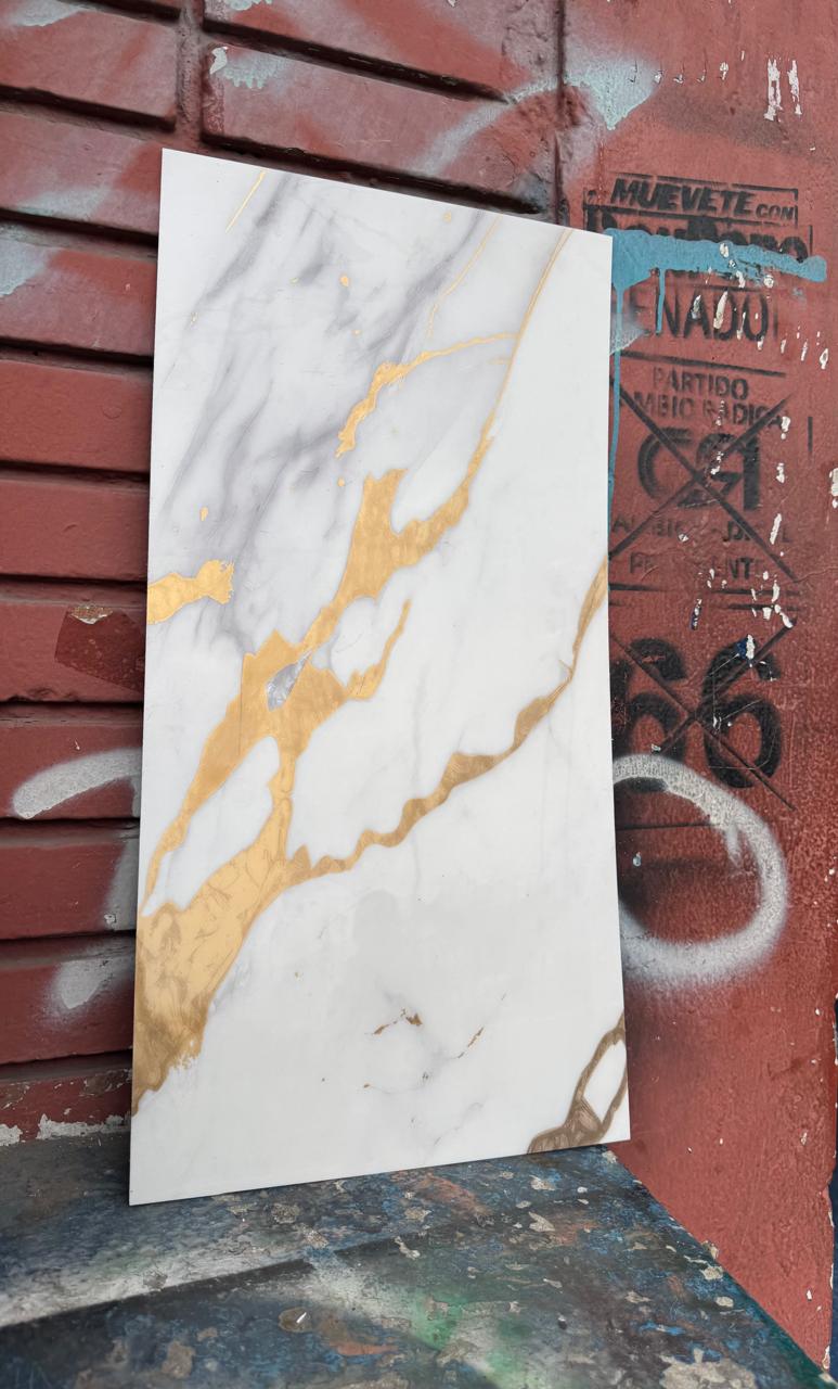 Panel Adhesivo Mármol  Blanco con Vetas Oro  x10 unidades