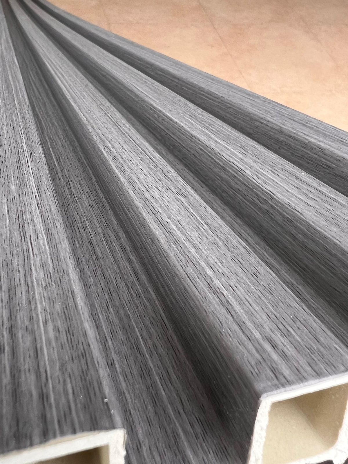WPC Gris Oscuro