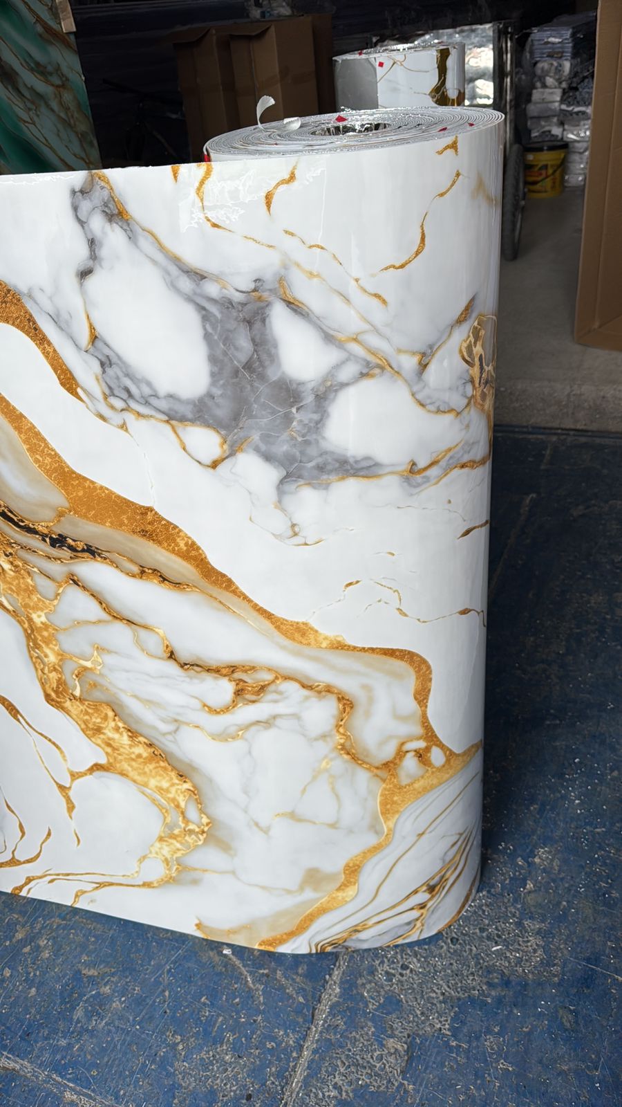 Rollo de mármol adhesivo Tormenta Dorada UVS-2