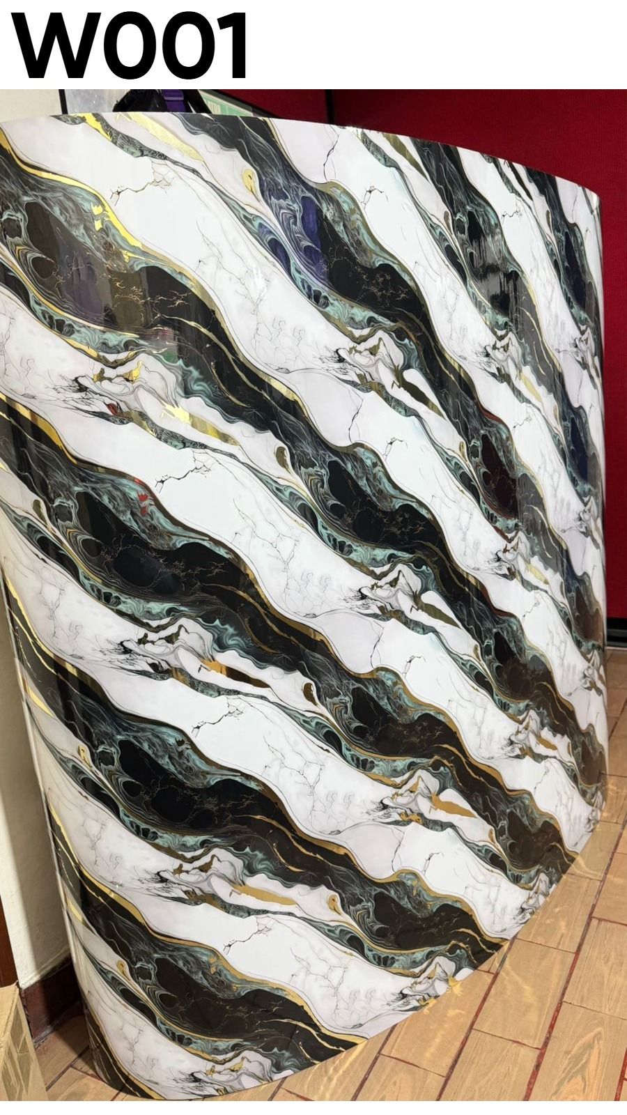 Rollo de marmol adhesivos Río Dorado W001